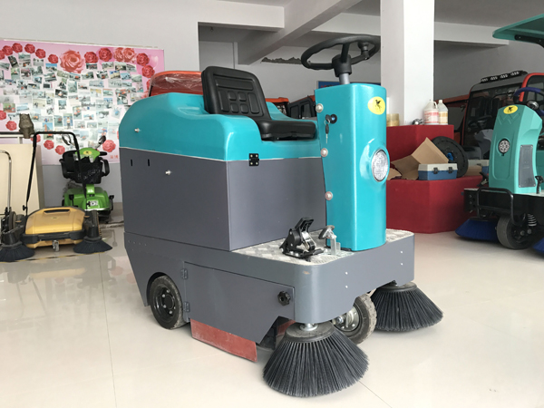 掃地車清掃地面的原理是什么？