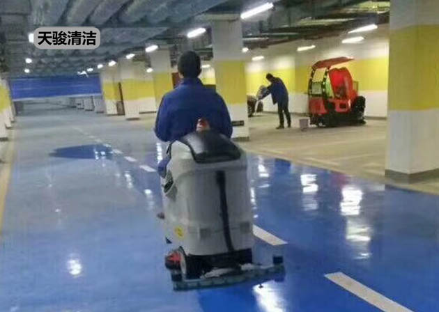 工廠用洗地機(jī)：車(chē)間5S管理的新型清潔設(shè)備